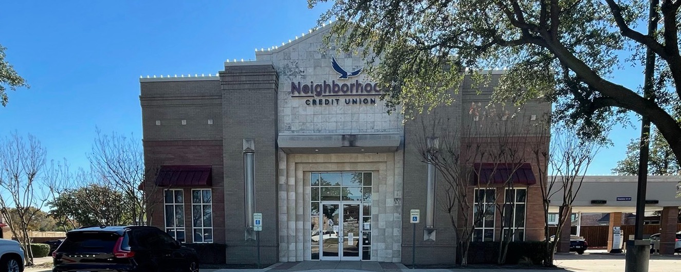 Richardson branch outside with logo sign